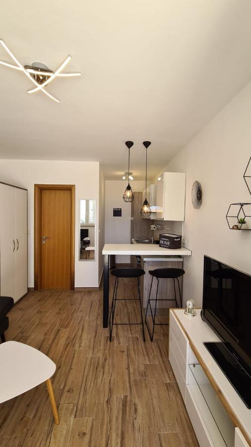 Studio Apartman Kiara بول المظهر الخارجي الصورة